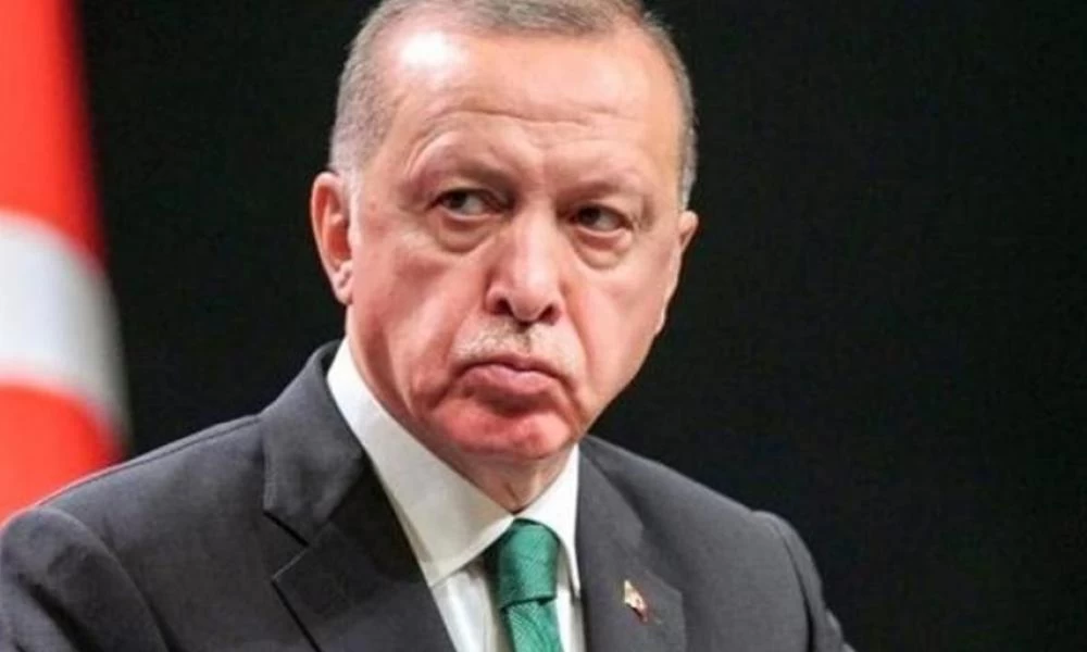 Τουρκία: Σε ''ελεύθερη πτώση'' η λίρα την ημέρα της εθνική τους εορτής